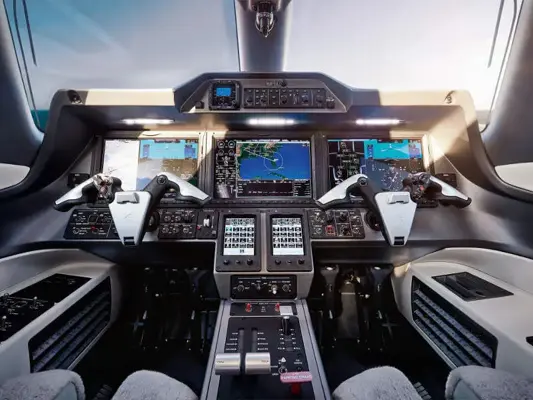 Phenom 100EV - Interior